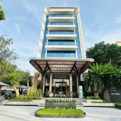 Purple Lotus Hotel โรงแรมใกล้Bach Dang Lake