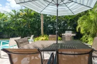 Chic Fort Lauderdale Getaway w/Private Heated Pool - 4-Star