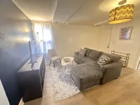 Cozy & Convenient Duplex, Near Downtown - Condos