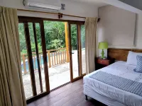 FOREST VIEW AND OCEANFRONT VIEW - SEVERAL OUTDOOR SPACES  - DIRECT BEACH ACCESS - 健身室/gym room