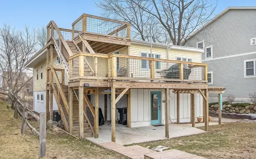 Sandcastle Muskegon Beach Cottage - Wifi
