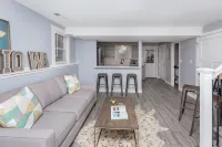 A Charming Home Minutes to Downtown, Zoo, & Airport with Hidden Reading Nook! - Bungalows