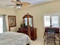Cayman Breeze, Oceanfront Condo 2Br/2BA, with Pool, Near Rum Point - Balkon