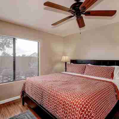 ON GOLF COURSE & Camelback Mtn Views, Spring Training & Shopping Rooms