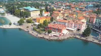 Beust House - Frida - Balcony with Lake View -  Privatzimmer