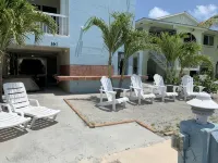 Super Comfy and modern with the extras! - 4-Star