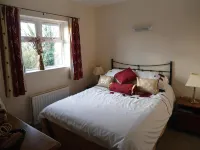 Causeway Tavern Bed & Breakfast - parking