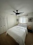 Next Getaway Home-3 Rooms, 4 Bed, 2 Bath, Backyard with Pool - مسبح خاص