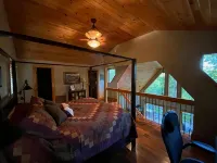 Serene Luxury Mountain Cabin l Hot Tub, Stunning Views & Designer Comforts - Alppimaja