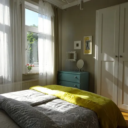 extravagant old building 80m² center, Lübeck, 3 bedrooms, kitchen, XXL sofa