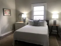 Chic Retreat in Downtown St Augustine - บังกะโล