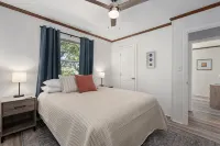 Oceanside, Fun Location, Walk to Beach
