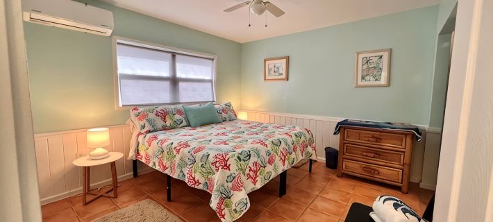 Blair's Bungalow - Exceptional Value! 2 Bdrm Home w/Dock Slip Green Turtle Cay Hotels in Green Turtle Cay