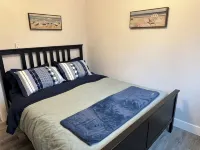 Welcome to Sea Glass Cottage!  A short 2 minute walk to the beach! - Homestays