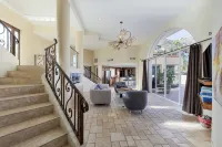 Luxurious Villa Los Amigos with 4 bedrooms, private pool and hot tub