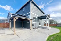新建4卧室大後院美麗山景度假屋