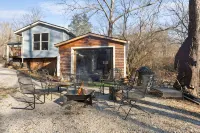 Private setting between flowing creeks, minutes from Cincinnati attractions. - 3-Star