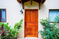 3 min walk to surf, 3bedrooms, Villa, Pool, Steps to the Beach! - Swimmingpools