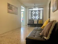 La parguera 3 bed 1 bath 1 min walk from el "Poblado" restaurant, bars - Wifi