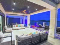 Luxury Villa in Cabrita Point- Sky View Villa with Pickleball & Basketball Court Hotels in Nazareth