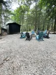 Cozy all season cabin w/ private boathouse & dock! - 부티크