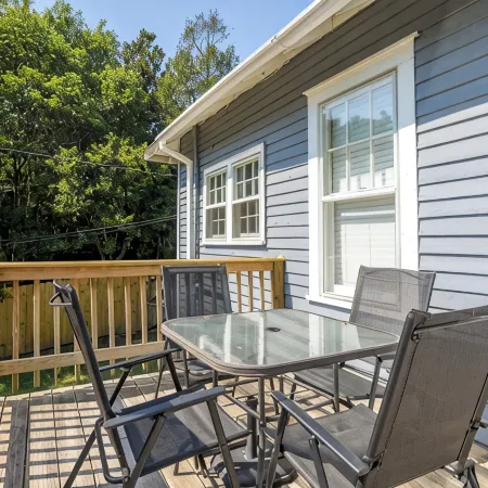 Charming Midtown Bungalow • 2Br, 2BA • 15 Mins to Ft Moore
