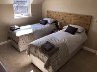 A beautiful renovated modern but homely cottage by St Andrews. - 4-Star