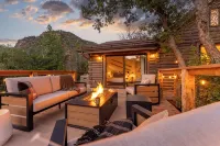 Modern Cabin with Canyon Views with Patio, Sauna Hot Tub, Wifi, AC & Fireplace - 4-Star