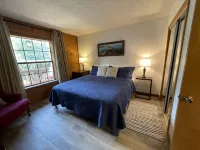 Cozy Ozarks Retreat ~ Updated Cabin Condo with Screened Porch - Chalets