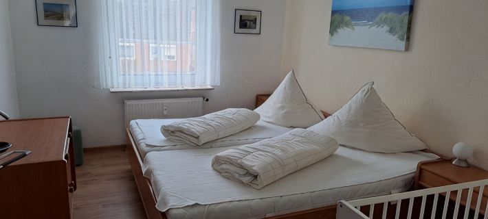 Vacation apartment in Haus Borkum 1 upper floor plus visitor's tax ドルヌマージールのホテル