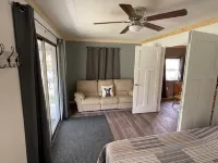 Remodeled Cottage close to ATV/Snowmobile Trails, and Ausable River