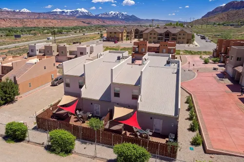 DW7 Spacious Cowboy-Themed Condo near Arches National Park With Hot Tub! - Jacuzzi