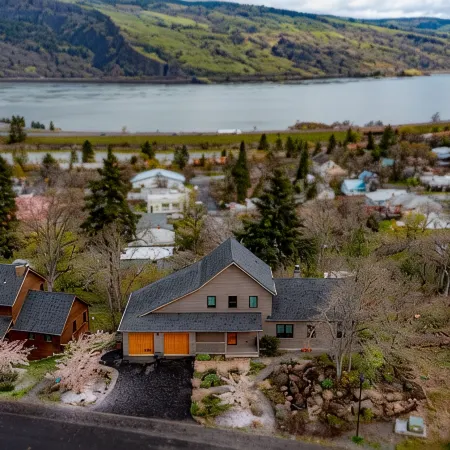 Gorge Panorama - Short Walk to Downtown Mosier, Near Hood River