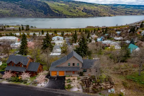 Gorge Panorama - Short Walk to Downtown Mosier, Near Hood River - 4-Star