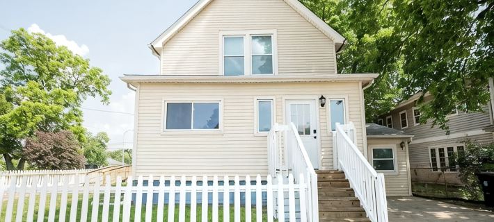 Spacious Group Home with Arcade Hotels in Champaign