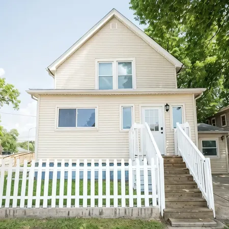 Spacious Group Home with Arcade