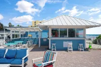 Oceanfront Views - Pvt Beach Area & Heated Pool - Easy Walk to Restaurants, Etc. - Boutique