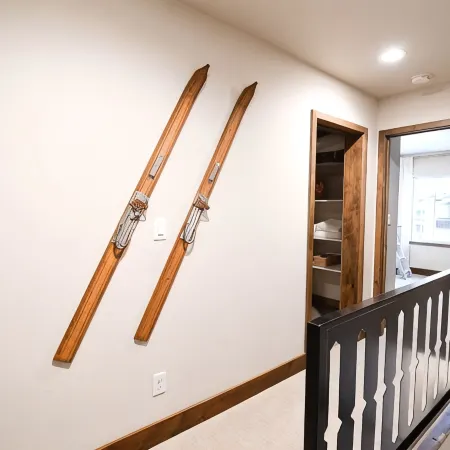 THE MCCALL HIDEAWAY - Cozy Downtown Retreat