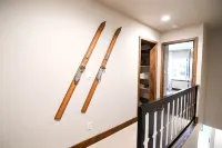 THE MCCALL HIDEAWAY - Cozy Downtown Retreat - 4-Star