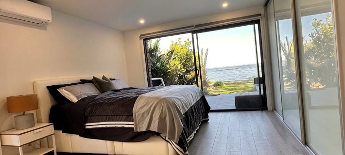 Perfect Retreat Absolute waterfront, Stunning View and Direct Access to water. Hotels in Wyong
