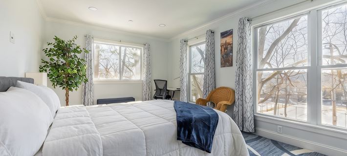 LUXE 3BD/2BA 29 min loading=