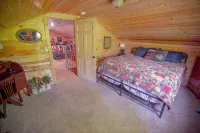 Smith Lake Cabin with Game Room - 샬레 호텔