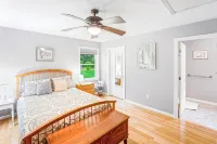 Private Guest House Near the Beach • 1Br / 1.5BA - WiFi
