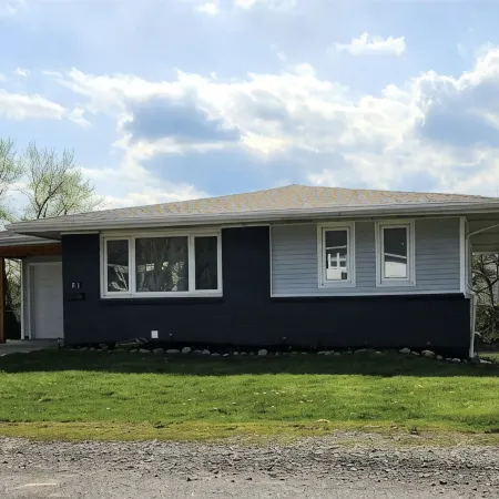 Modern Home, Sleeps 10, Near Downtown and VU, over 2000 Sqft