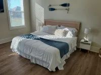 Beautiful camp in Angler Bay! Come enjoy the best of Hackberry. Hotels in Hackberry