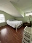 Walloon Lake Cottage; Minutes Walk to Water & The Village - 3-Star