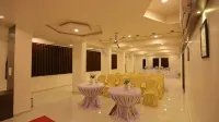 The Grand Raveta - Parkplatz