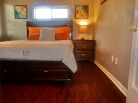 Cozy home with great landscaping and cute decor! - Hot Tub
