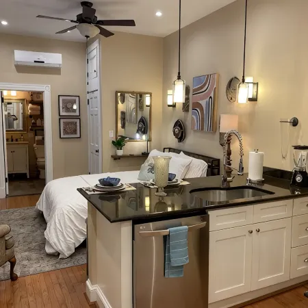 The Studio@ Eanes Drug-Heart of the Historic District