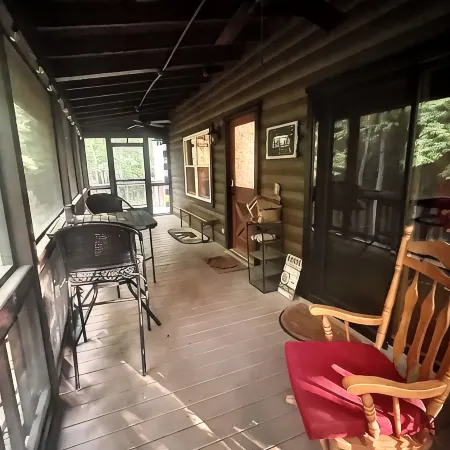 Cozy cabin sitting directly on multiple creeks for the most relaxing stay.